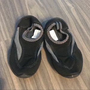 Water shoes 👟